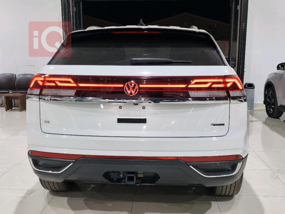 ڤۆڵکسواگن ئەتڵەس کرۆس سپۆرت